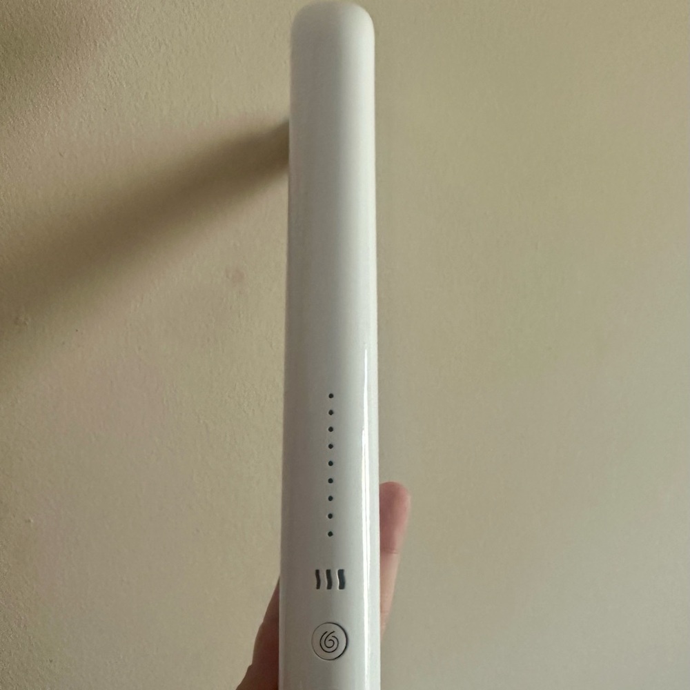 Hair Straightener - T3 SinglePass StyleMax Professional Flat Iron - Picture 3 of 3